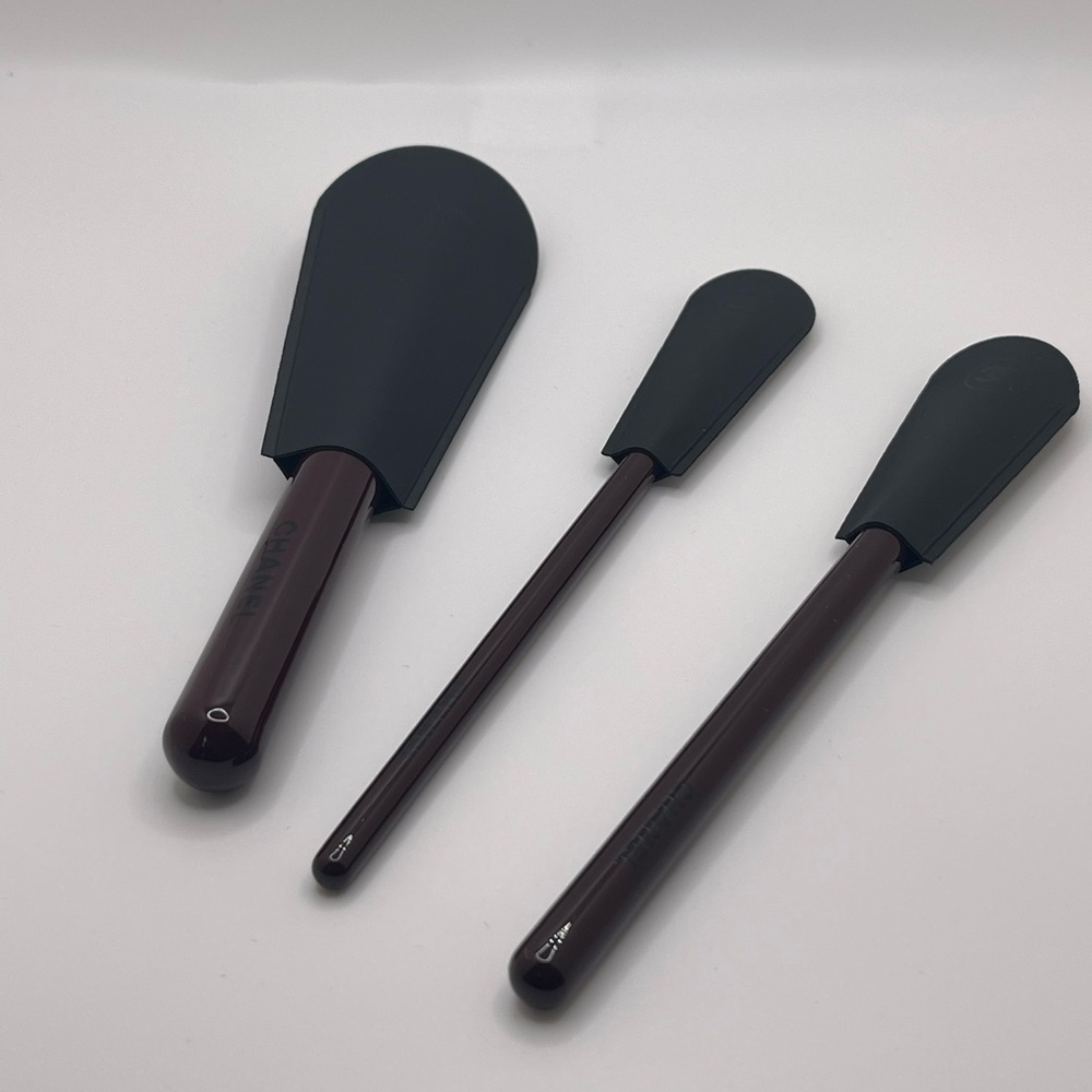 CHANEL - Les Pinceaux Rouge Noir Brush Collection - Picture 6 of 6